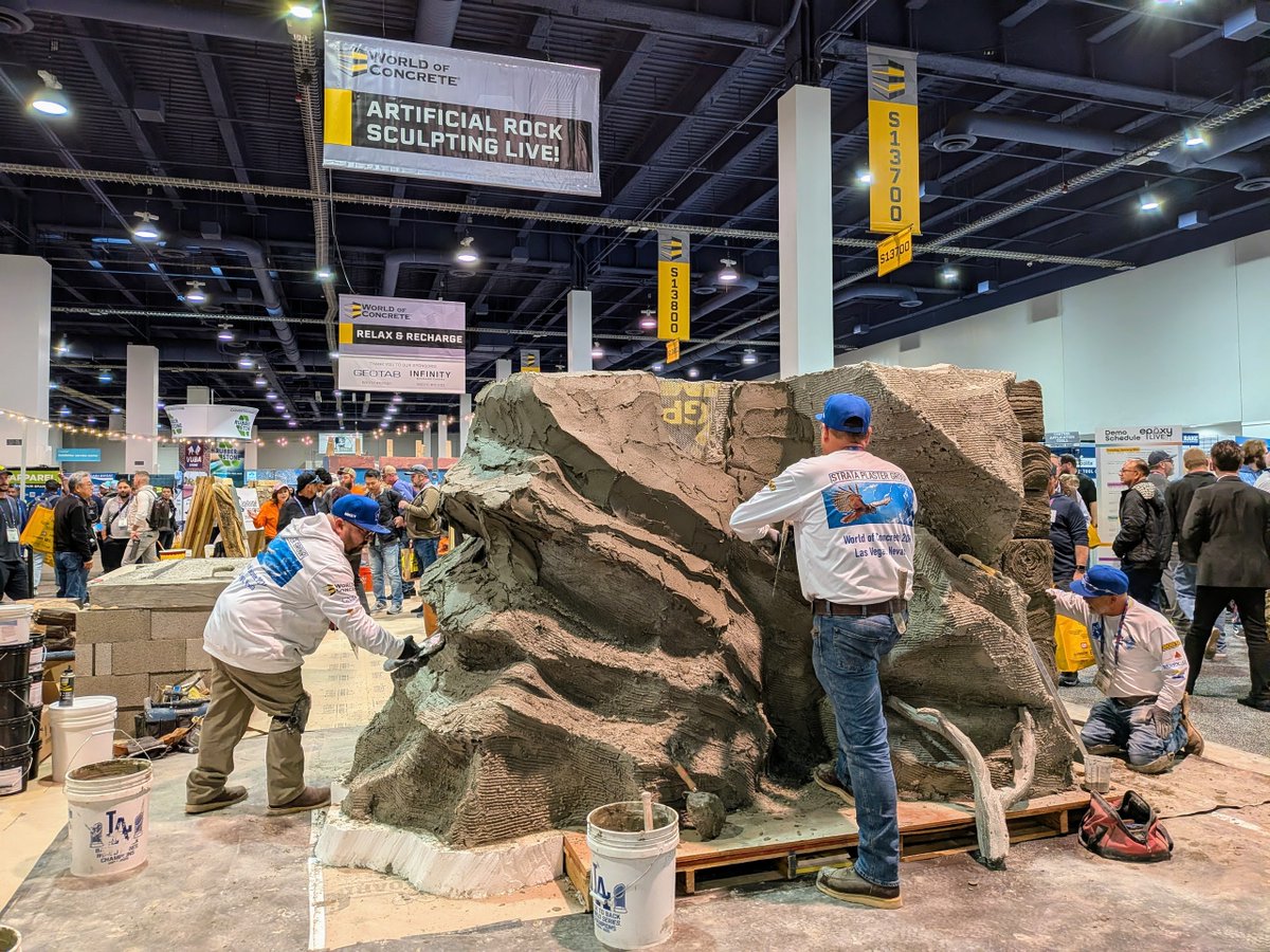 EventMarketer's tweet image. Exhibitors at @WorldofConcrete showed off the latest materials, heavy machinery and tools across 750,000 sq. feet of indoor and outdoor space.

We recap six booth trends from the floor: tinyurl.com/5n97e2ru