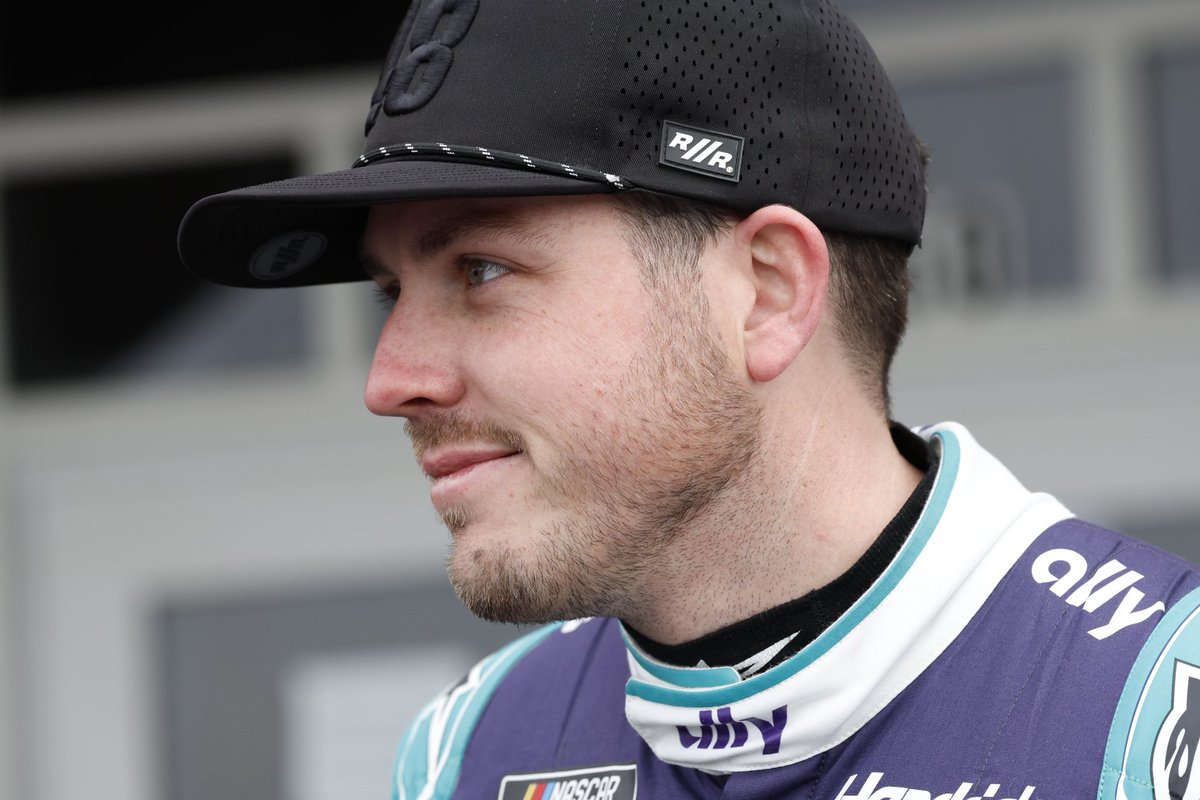 Locked into the main show tonight. 

Drop a 👏 if you’ll be cheering on <a href="/alex_bowman/">Alex Bowman</a> and the #Ally48 in the #NASCARClash with us!