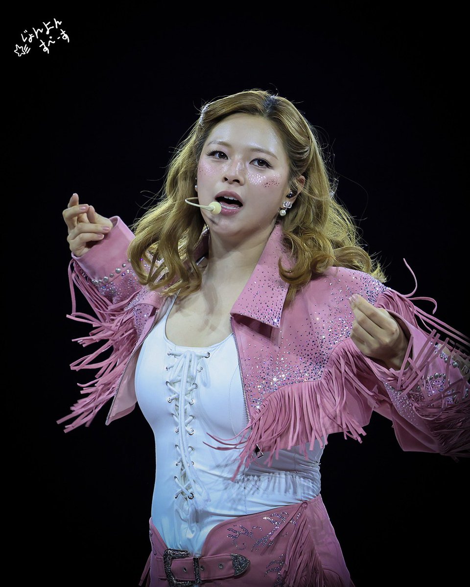 this look becomes more special when you remember she naturally has