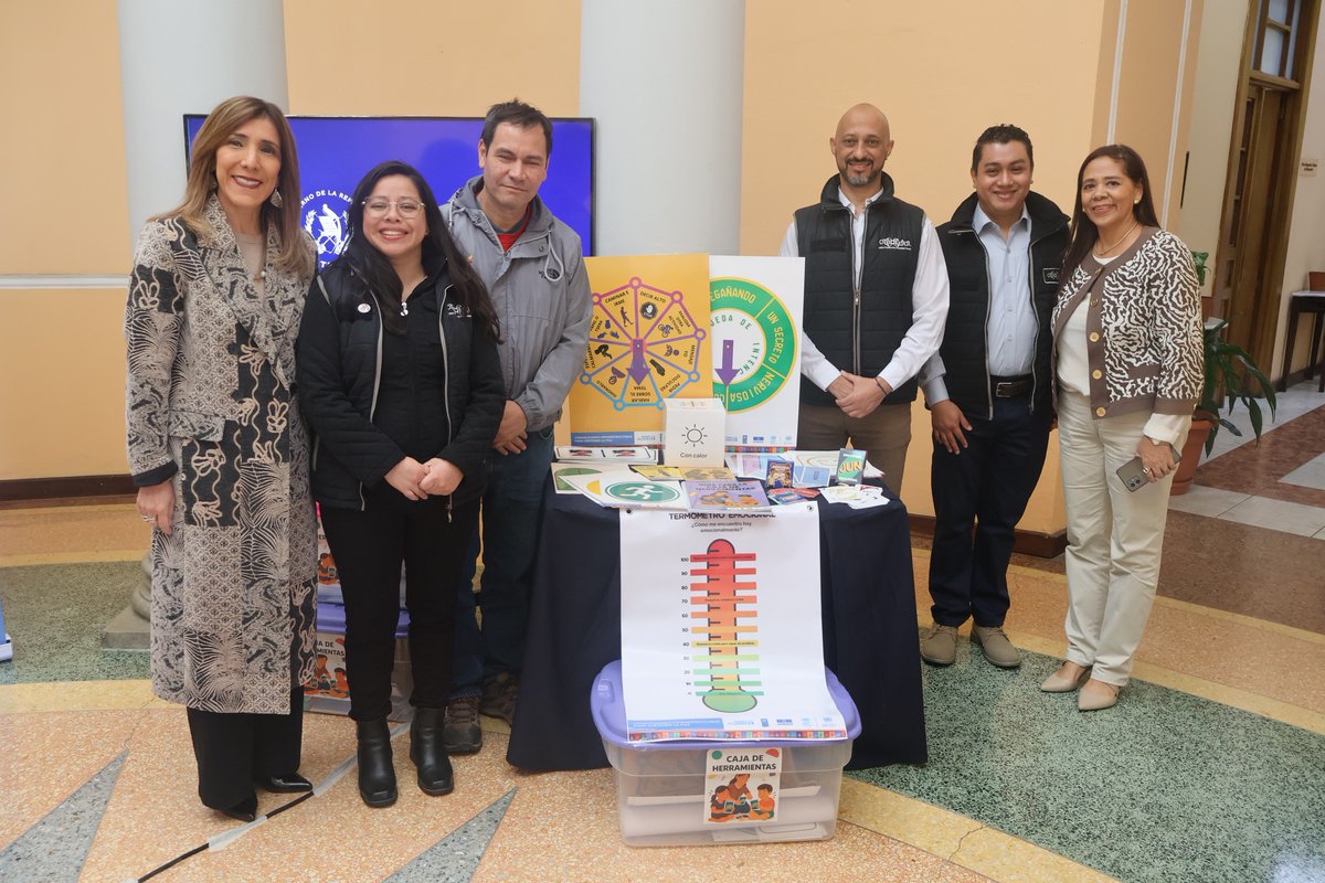 ¡Hoy es un día importante para nuestro caminar colectivo!
Este 4 de febrero, se hizo entrega Ministerio de Educación de Guatemala @mineducgt  del Modelo Educativo para la Paz y el Bienestar Emocional, el cual desarrollamos junto a @unesco_gt en Guatemala.