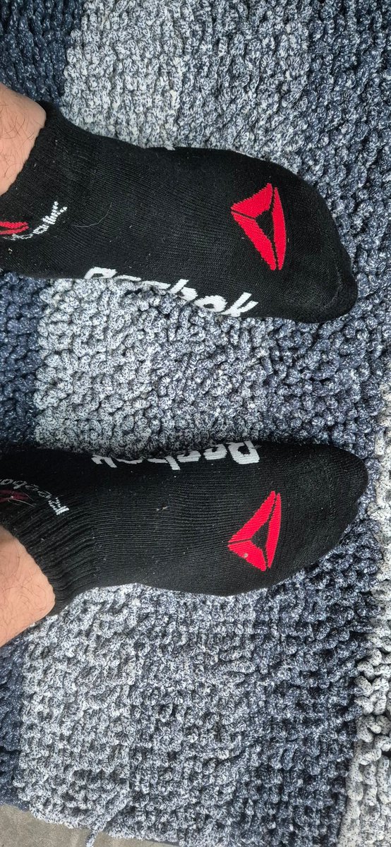 MenFeetSocks tweet picture
