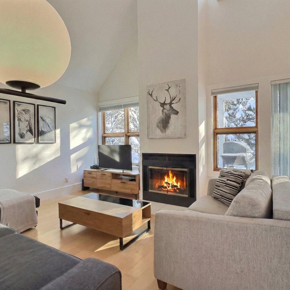 davidbourgon's tweet photo. VENDU! Condo de 2 chambres tout meublé offrant une localisation exceptionnelle sur un terrain de golf et situé à l'entrée du Parc du Mont Orford. Accès au Lac des Écluses à quelques pas seulement. https://t.co/XNMiTU3e01
