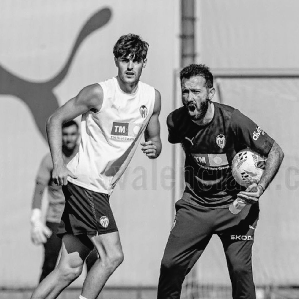 Out of Context Valencia C.F. tweet media