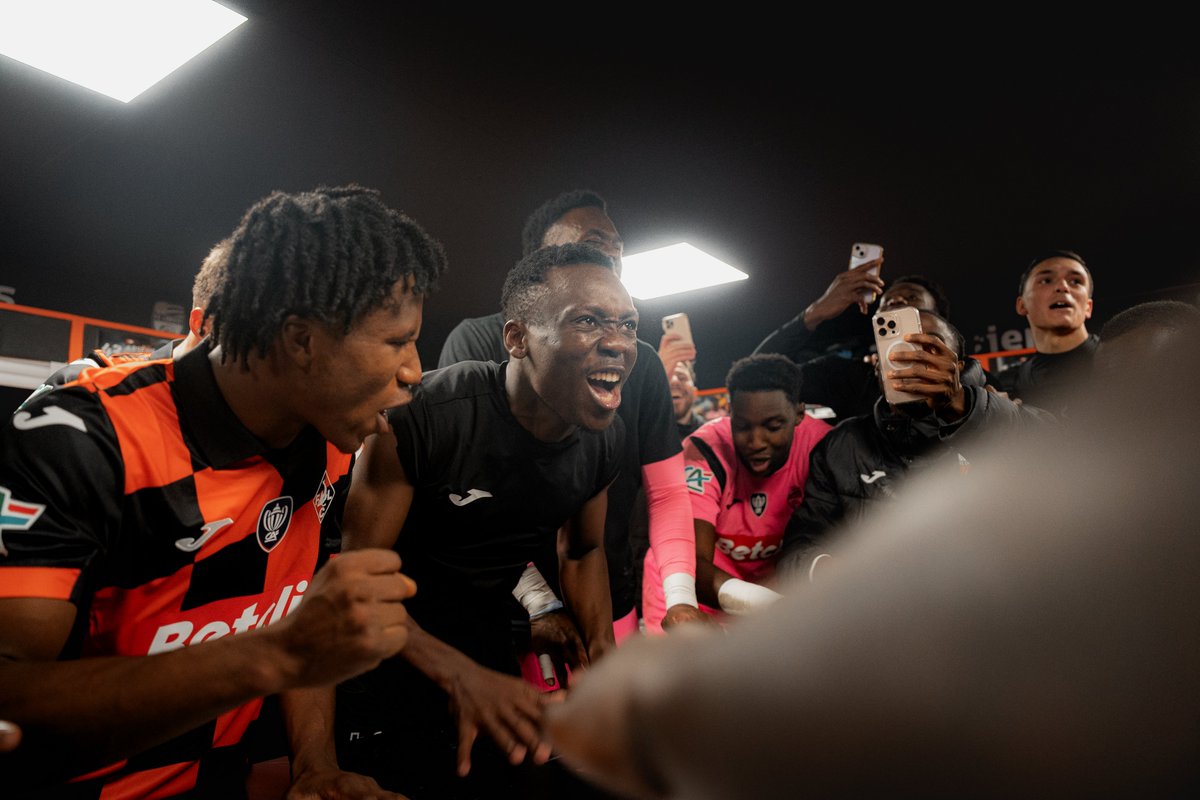 FCLorient's tweet photo. Lorientais, Lorientaises, on file en quart ! 🫵🧡 https://t.co/28q38mKFbx