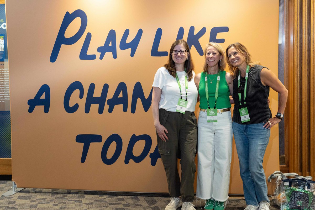 NDMonogram's tweet photo. Celebrating our female Monogram winners on ๐๐๐ญ๐ข๐จ๐ง๐๐ฅ ๐๐ข๐ซ๐ฅ๐ฌ ๐๐ง๐ ๐๐จ๐ฆ๐๐ง ๐ข๐ง ๐๐ฉ๐จ๐ซ๐ญ๐ฌ ๐๐๐ฒ as we continue to CHEER HER NAME!
#NDFamilyโ๏ธ https://t.co/7I8FxZJKZg