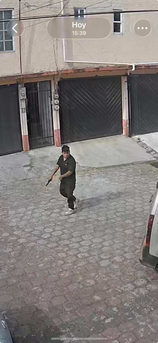 laclausula's tweet photo. @LopezCasarinJ oiga? Si recuerda que no solo San Angel es su Alcaldía ??

Como le hacemos cuando las patrullas no vienen y los Ni Nis ya mejor traen armas ? https://t.co/mWDEjhVCbX
