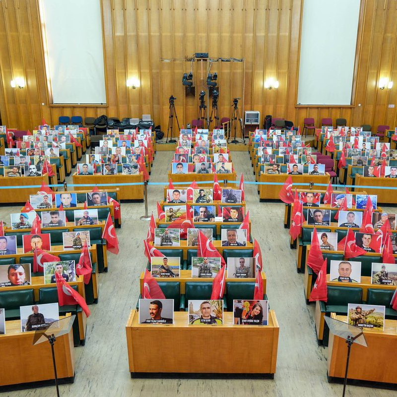 Şehitlerimizin katillerini affetmeyeceğiz.