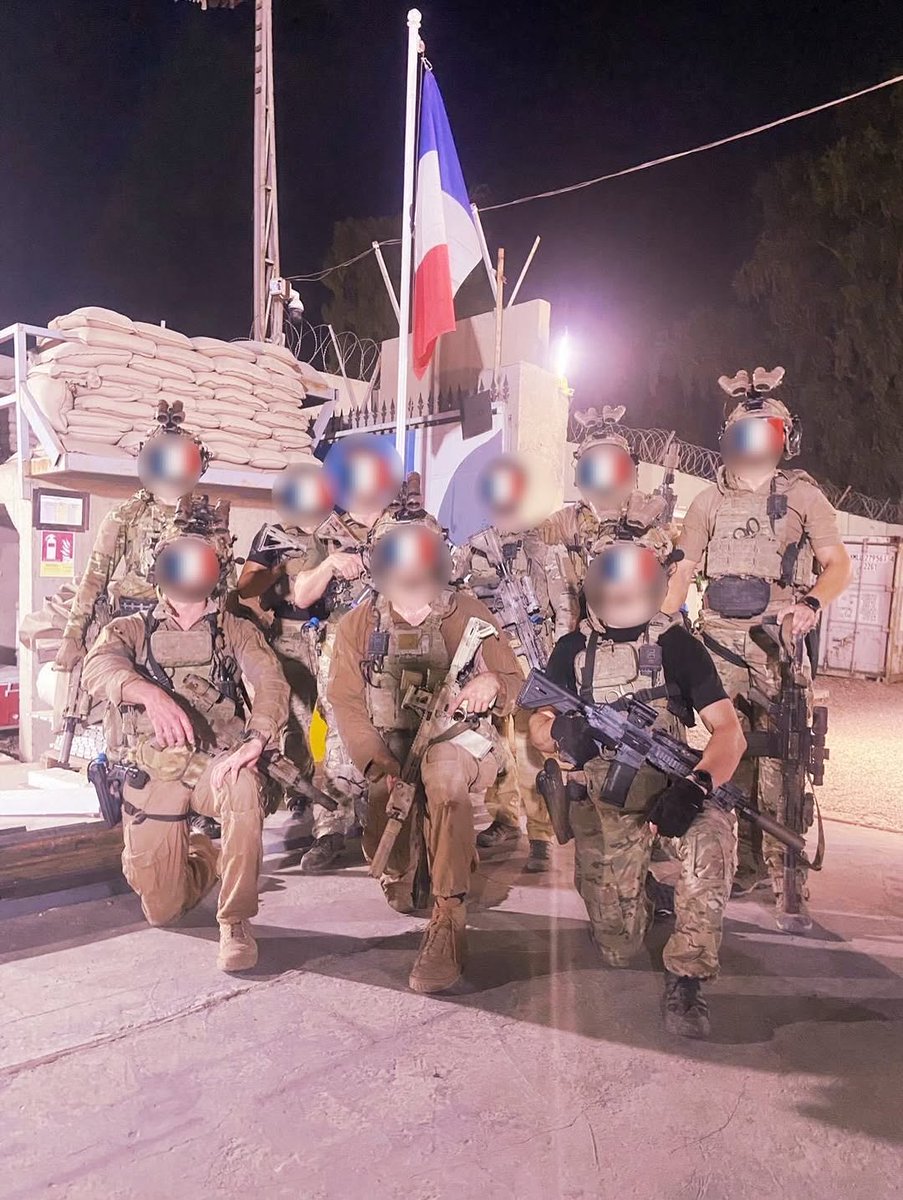 BrandonFDW's tweet photo. French special forces https://t.co/HHrfam1a2F