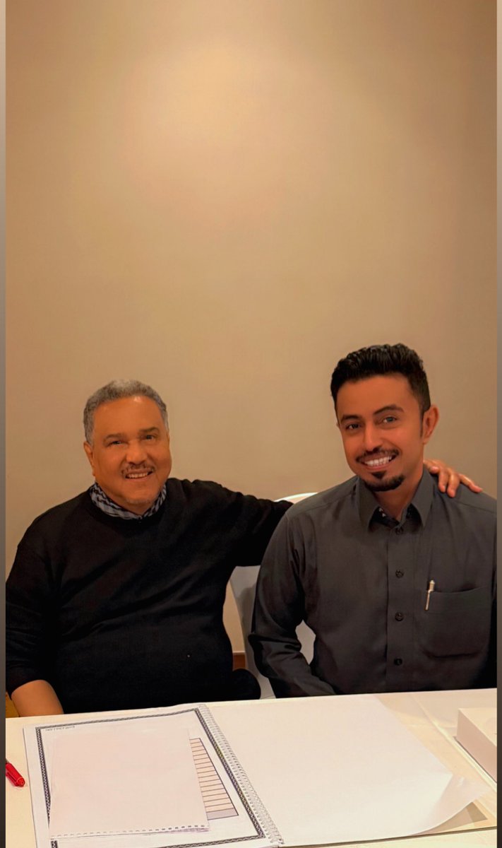 تشرفت بلقاء فنان العرب محمد عبده 🤍
قامة فنية استثنائية، وتاريخ فني وموسيقي لا يتكرر، وتجربة ثرية نفتخر .
كل التقدير والاحترام لهذه المسيرة العظيمة 🎶

#محمد_عبده
#فنان_العرب
#موسم_الخبر
#نواف_الجمعان