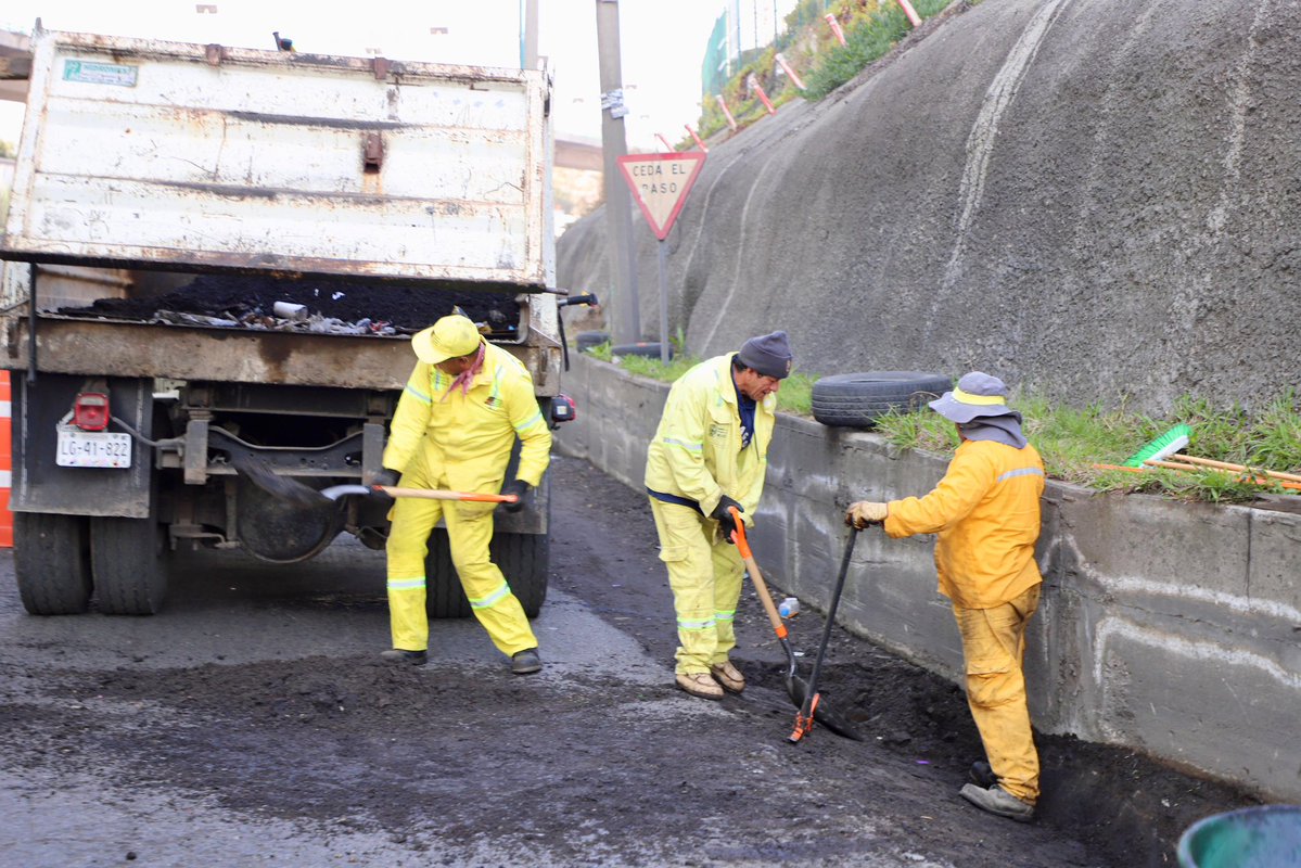 daniel_ser's tweet image. ¿Se acuerdan de la llamada “Laguna de Perinorte”? Pues ya va a ser sólo eso, un recuerdo.🛣️💧

Esta mañana recorrí junto con autoridades estatales y municipales tres puntos críticos de anegamiento en la zona de Perinorte y en el bajo puente del Circuito Exterior Mexiquense.…