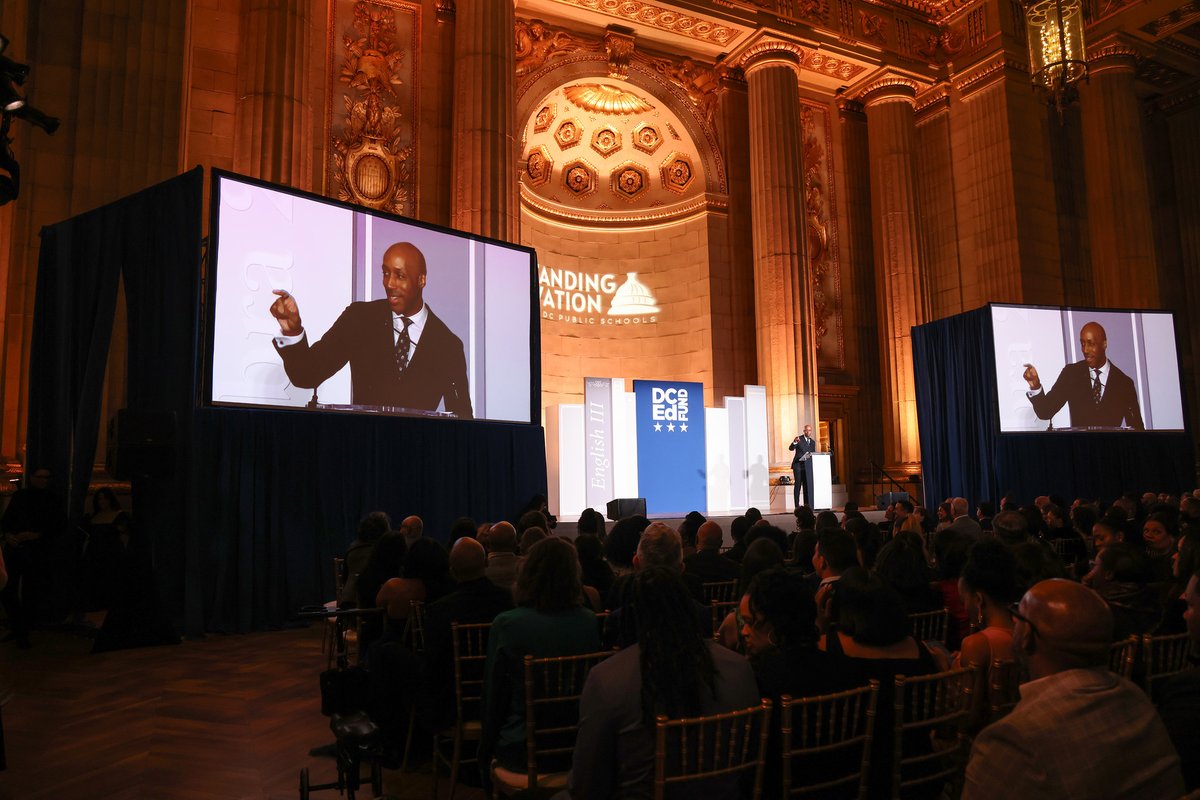 DCPSChancellor's tweet photo. 1⃣ of the best parts about @DCEdFund's Standing Ovation Awards is coming together to honor the stories of our people 📖

Stories of driving student achievement, strengthening school communities, &amp; empowering our district to be its best 💙

You make me #DCProud 👏🏾 https://t.co/LTyU18VSVE