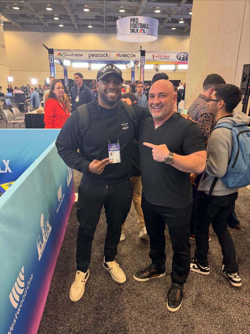 jtuck151's tweet photo. Jay Glazer reports Maxx Crosby wants out of Vegas let the fun begin #Cowboysnation ๐ #nfl #nflrumors #nflthreads https://t.co/SsdINIT1Qv https://t.co/KEFtGVto6f