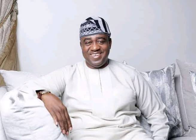 rashheed01's tweet photo. BREAKING: Gabriel Suswam, the former governor of Benue State, has announced his resignation from the PDP. https://t.co/243XDf8olS