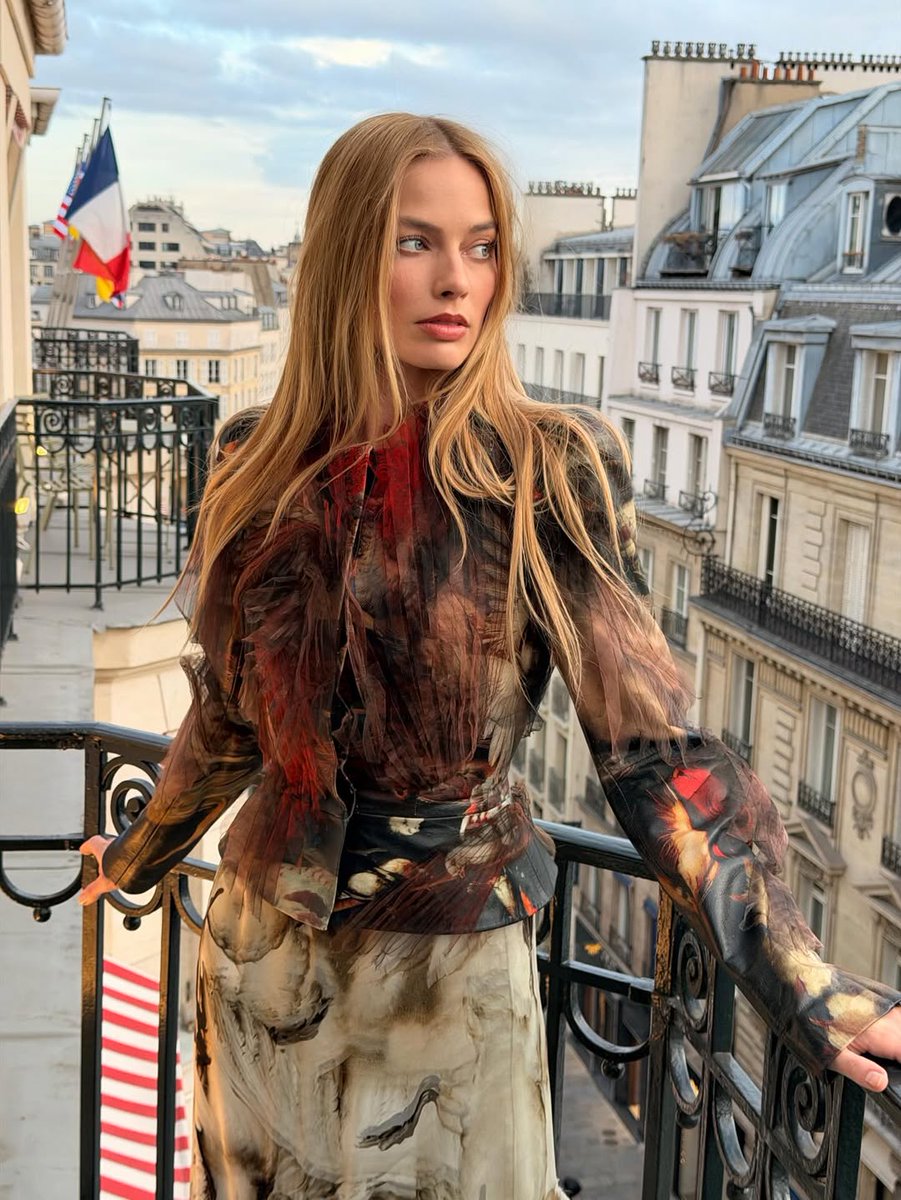 Complex Style tweet media