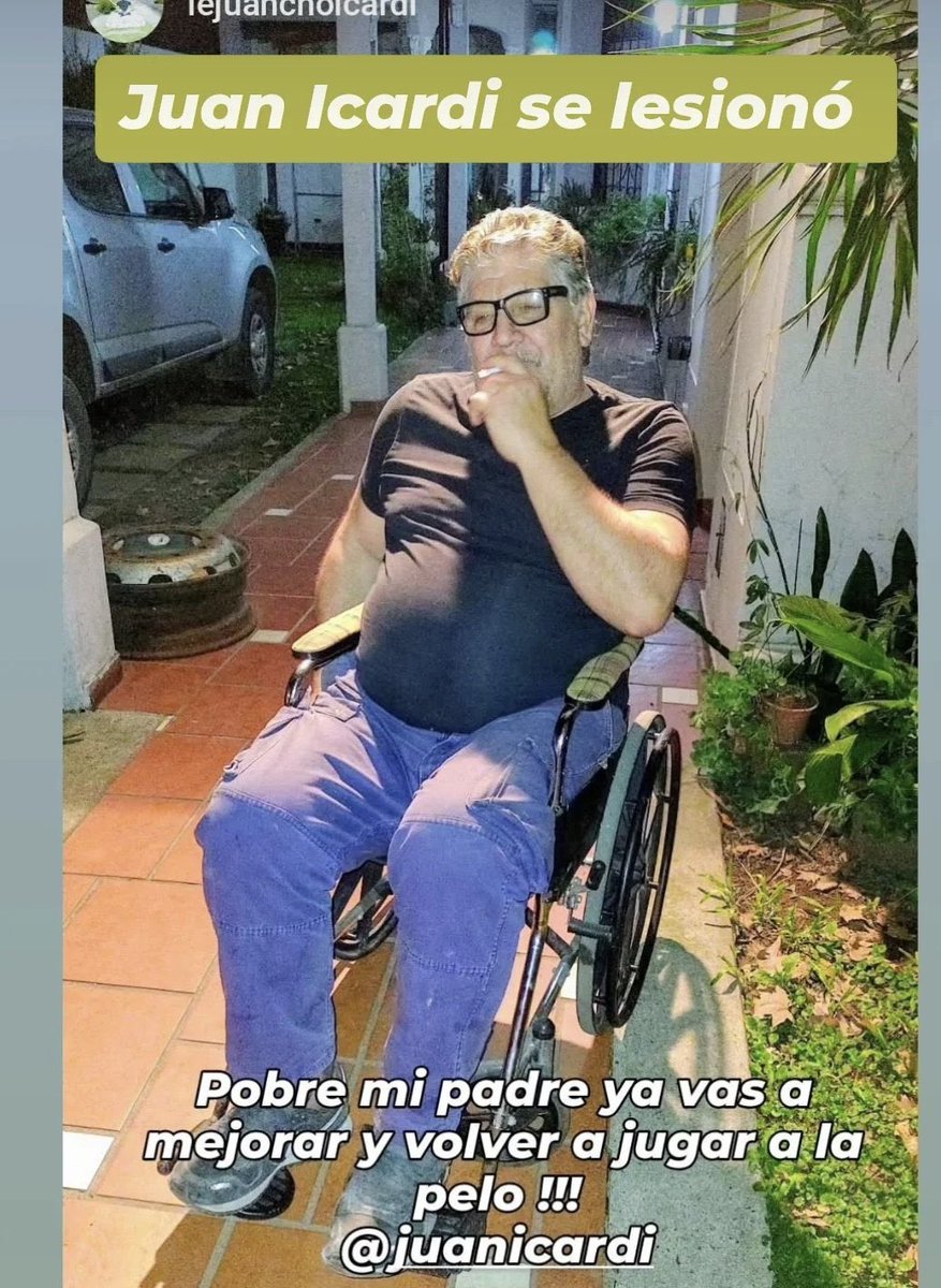 ALFINSOYWANDA's tweet photo. El padre del deudor alimentario, se lesiono, sin acceso a una buena silla de ruedas, hace un mes les cortaron la luz y el gas, hace dos tuvo que pedir canje de anteojos porque no podía ver bien. Todo esto como si no tuviera un hijo MILLONARIO, que se pasa despilfarrando 💵 en 👜 https://t.co/clHO6I4lrn