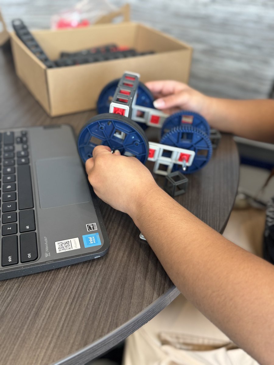 Historytechie tweet media