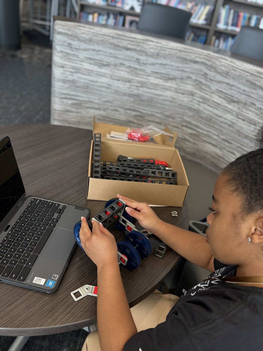 Historytechie tweet media