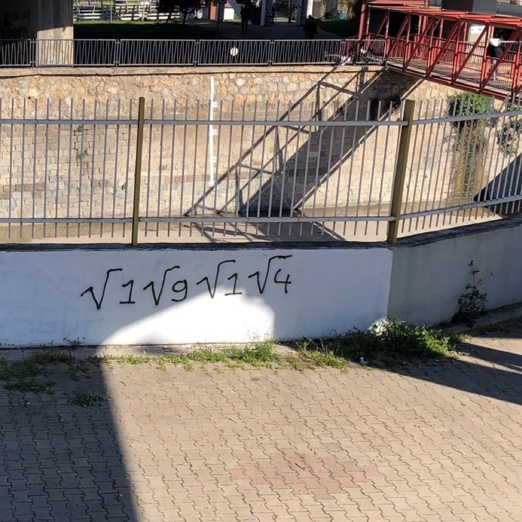 ultras_antifaa's tweet image. √1 √9 √1 √4 → 1 3 1 2

#ACAB