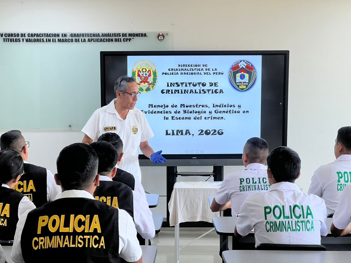 DIRCRIPNP's tweet photo. El Instituto de Criminalística inició el “Taller de Capacitación y Actualización de Peritos en la Investigación de la Escena del Crimen”, dirigido al personal policial de la DIVIEC – DIRCRI PNP.

La Dirección de Criminalística PNP reafirma su compromiso con la formación continua. https://t.co/PVG9zFFJXZ
