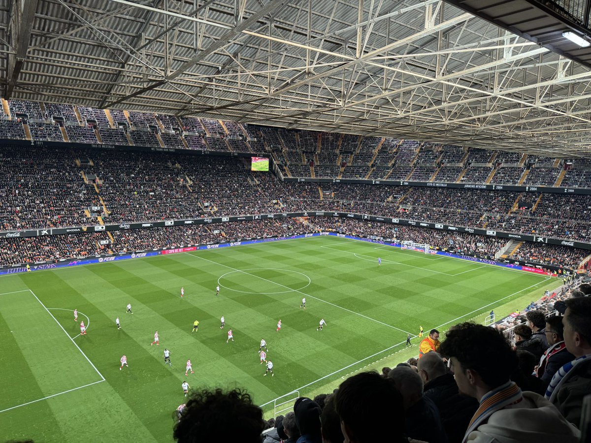 LoveOfTheGround's tweet image. Ground 252🏟️ Valencia 

Must visit ground before they leave next year. Probably the best I've been to

Pre game atmosphere blew me away too

Get here while you can