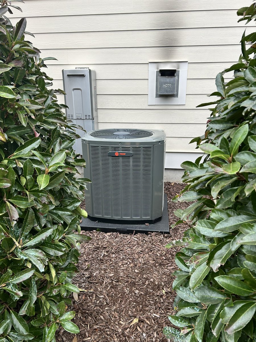 ServiceMedic's tweet photo. Stay warm during this brutal cold weather! Here is another great Trane installation! These new R454b units are backed by the best warranty in the industry! Call Service Medic today for a free no obligation quote! Servicing Holly Springs and all surrounding areas! 919-904-5976 https://t.co/tGDSPDdkx4
