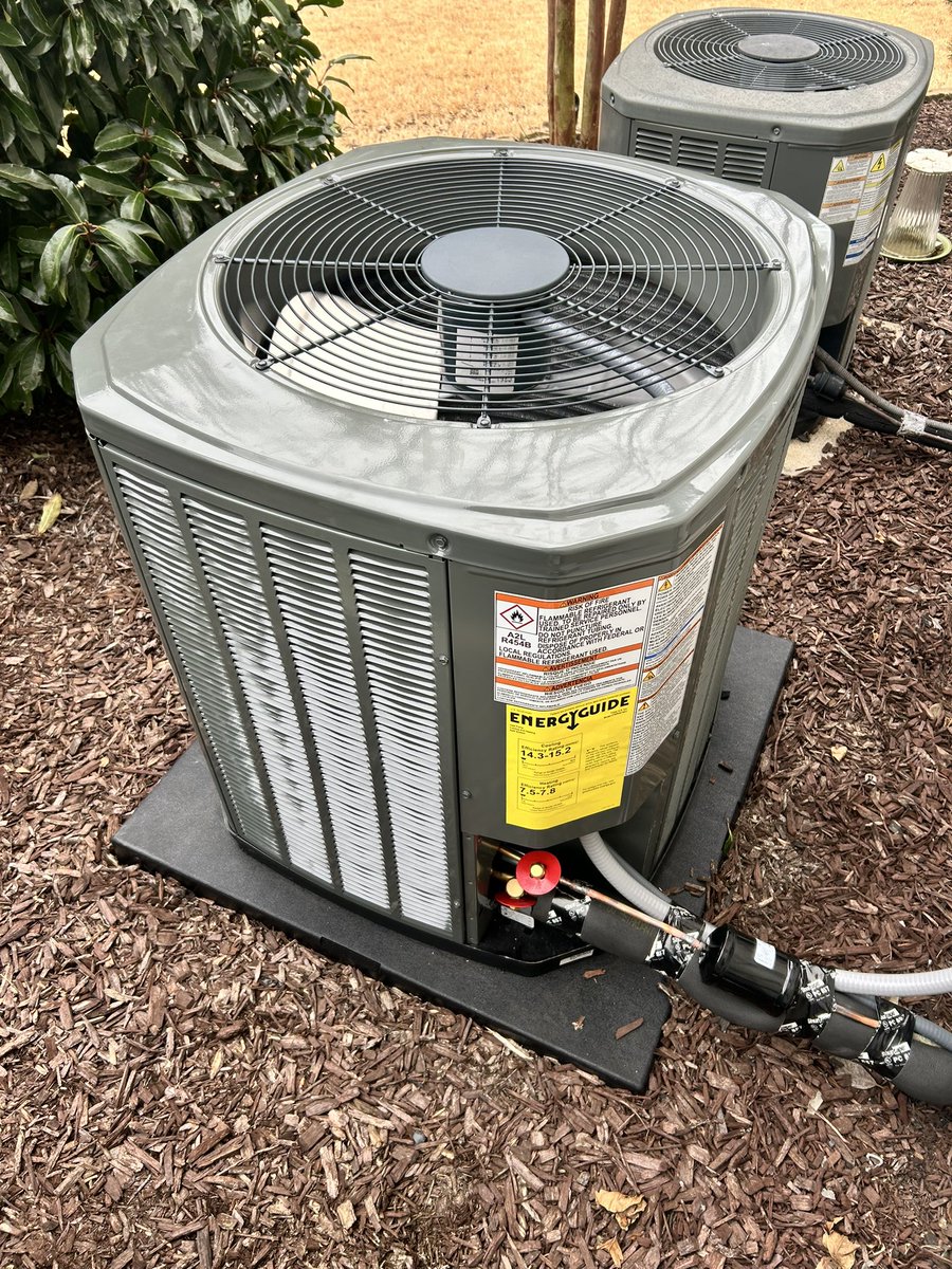 ServiceMedic's tweet photo. Stay warm during this brutal cold weather! Here is another great Trane installation! These new R454b units are backed by the best warranty in the industry! Call Service Medic today for a free no obligation quote! Servicing Holly Springs and all surrounding areas! 919-904-5976 https://t.co/tGDSPDdkx4
