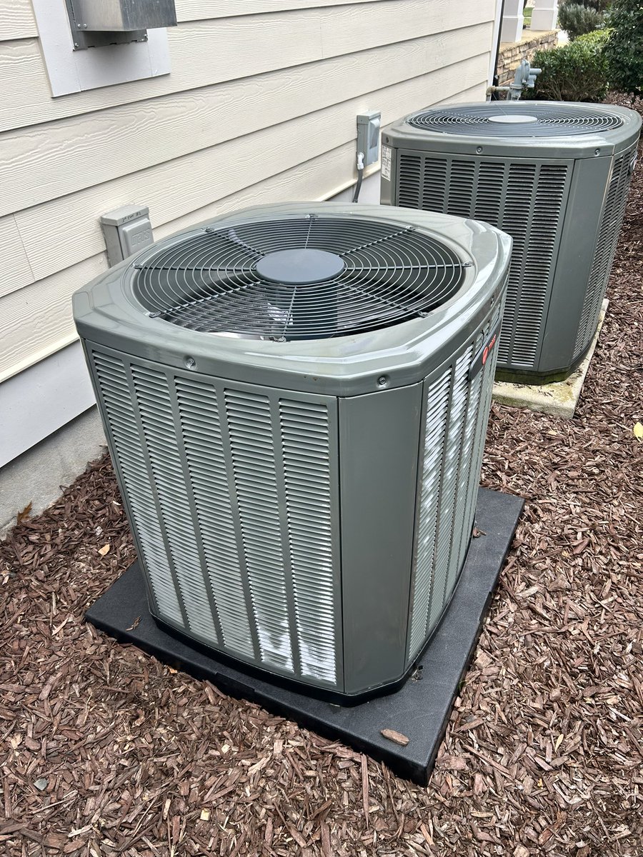 ServiceMedic's tweet photo. Stay warm during this brutal cold weather! Here is another great Trane installation! These new R454b units are backed by the best warranty in the industry! Call Service Medic today for a free no obligation quote! Servicing Holly Springs and all surrounding areas! 919-904-5976 https://t.co/tGDSPDdkx4