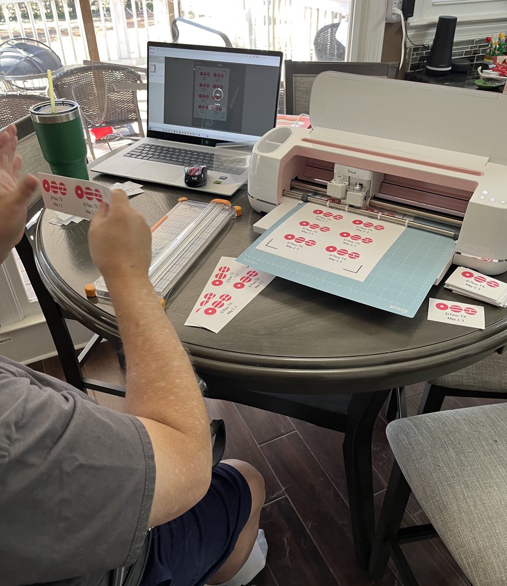 BTSArmyMom3's tweet photo. While my husband has been recovering from knee surgery, he got started making stickers for concert freebies. #ARMYdad #BTS_WORLDTOUR https://t.co/wRyXyIRFy9