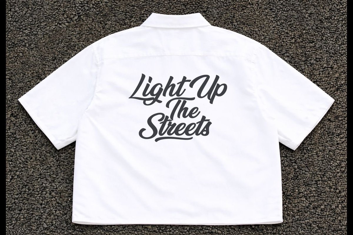 Iam_Berimah's tweet photo. My friend's passion project is giving us major style goals . Handcrafted with love, this design is a must-have for anyone who wants to make a statement . Check it out and show some love #StreetCode
You can follow the official account 👇
https://t.co/jUtspGhZGX
https://t.co/1xmobMVHvo