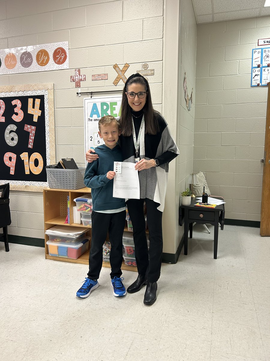 RonniceStephens's tweet photo. This Jr Trojan truly loves to learn! I am so proud of him! @MVESGainesville https://t.co/50TXhW6YbK