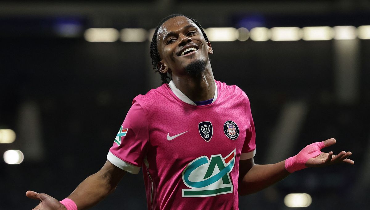 TFCDatabase's tweet photo. 📊Avec 16 buts désormais depuis son arrivée au club, Yann Gboho rejoint Frank Magri en tête du classement des joueurs qui marquent le plus parmi ceux actuellement au @ToulouseFC.
#TFCASC https://t.co/iNmCCfA8VL