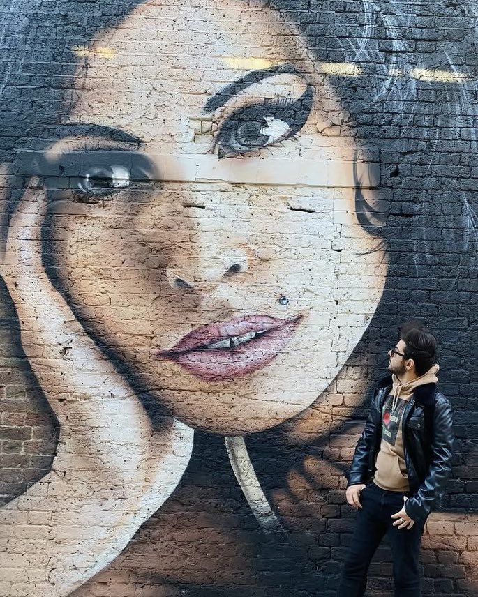 amywinehouse_uk's tweet photo. “Camden Town ain’t burnin’ down!” 🖤

Have you spotted this beautiful Amy portrait outside @TheHawleyArms? 🩷 

#AmyWinehouse #AmyForever https://t.co/zOnHwiJCLC