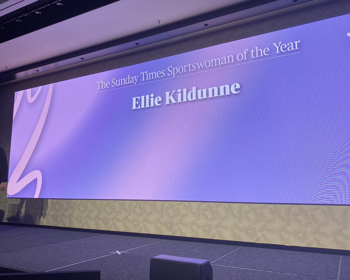 MaggieAlphonsi's tweet photo. Women’s rugby does the double at the Sunday Times Sportswomen of the Year Awards 🏆🏆

Huge congratulations to the #RedRoses for winning Team of the Year and to Ellie Kildunne on winning the Sportswoman of the Year 👏🏾👏🏾

It was an honour to be able to present the Team of the Year Award to Sadia Kabeya and Holly Aitchison. Great night all round celebrating the amazing achievements of so many fantastic women. #SWOTY