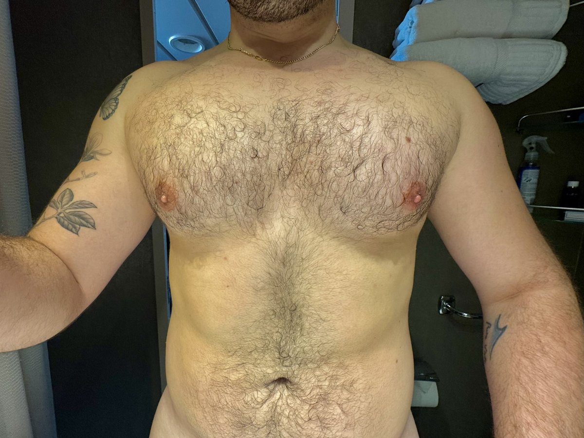 j 🇨🇷 tweet media