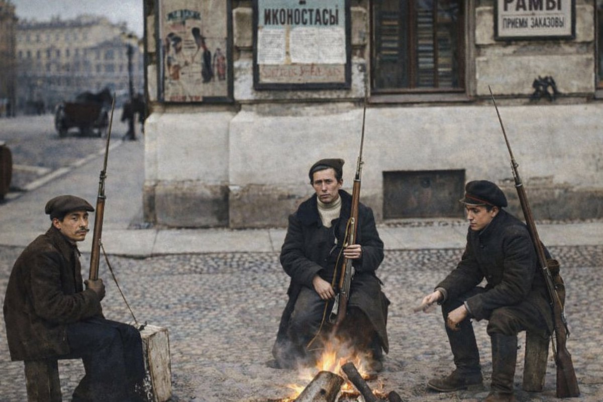 Red Guard patrol campfire on the streets of Petrograd in the early days of the Great October Socialist Revolution.