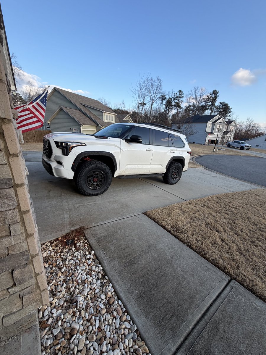 NicoleBuzzinGT's tweet photo. She’s just built different 😤🔥! My baby got a little taller and meaner today! 🤣
#Sequoia #TRDPro #ToyotaNation #needsawiddlewadder https://t.co/RJoc3sDuA3