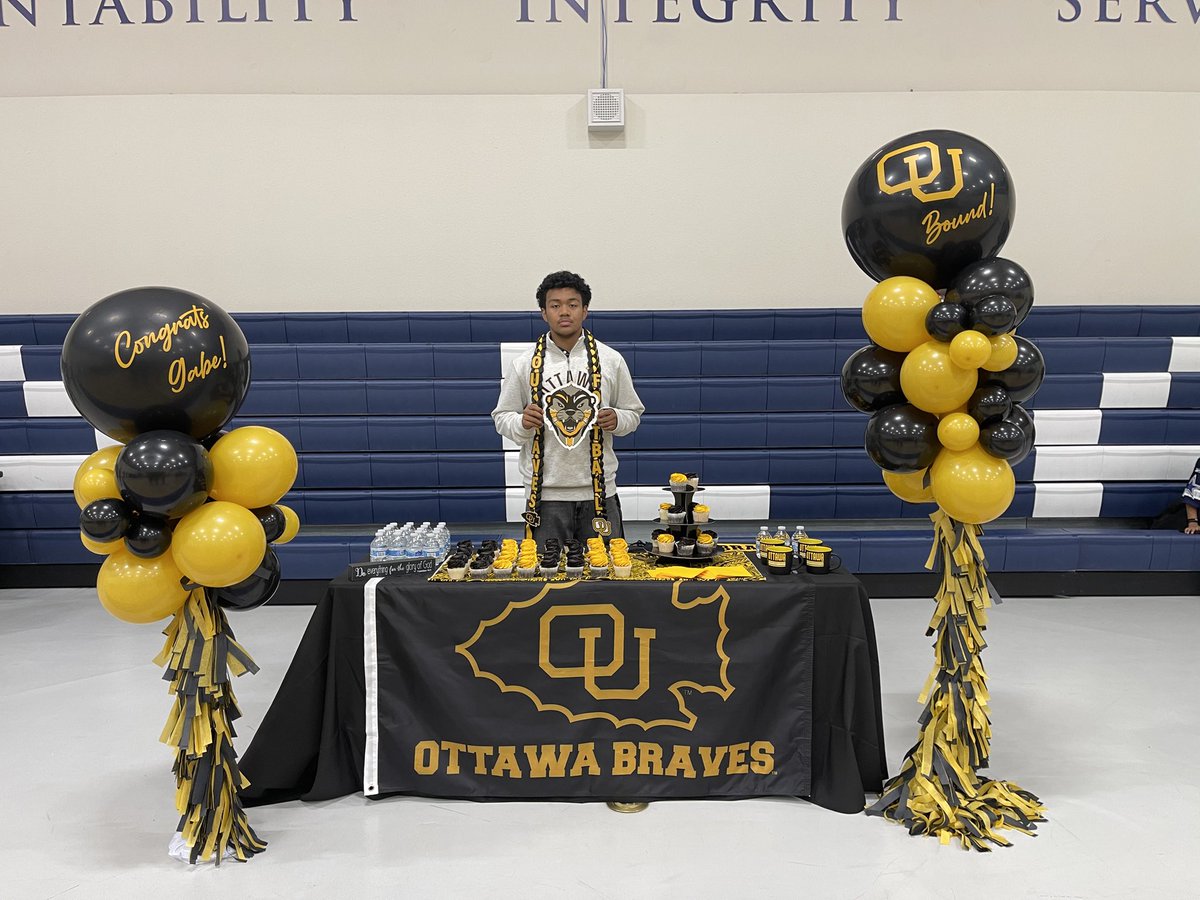 Gabriel_Fotu21's tweet photo. All Glory to God! Time to work!! #Committed #ALATitanFootball #OtterOn #BravesFootball
@ALA_Titans_FB @CoachMoon13 @CoachFotu @AntonioHillJr @coachpayne @EngmanHayden @CoachNickDavis https://t.co/4ywyR7ZBvh