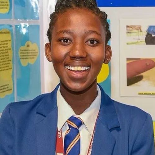 QGdoPOP's tweet image. Bohlale Mphahlele, de 16 anos, criou um brinco inteligente que fotografa agressores de mulheres, combate o tr4f¡c0 humano e alertam a polícia em segundos.