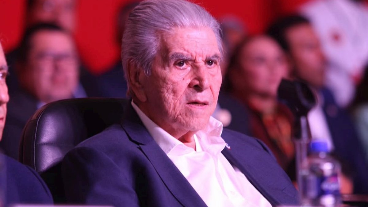 Carlos Aceves del Olmo dejara la CTM el 23 de febrero 

Afirma no se reelegirá al frente de la Confederación de Trabajadores de México, por cuestiones de salud. 
Aquí el comunicado👇🏽