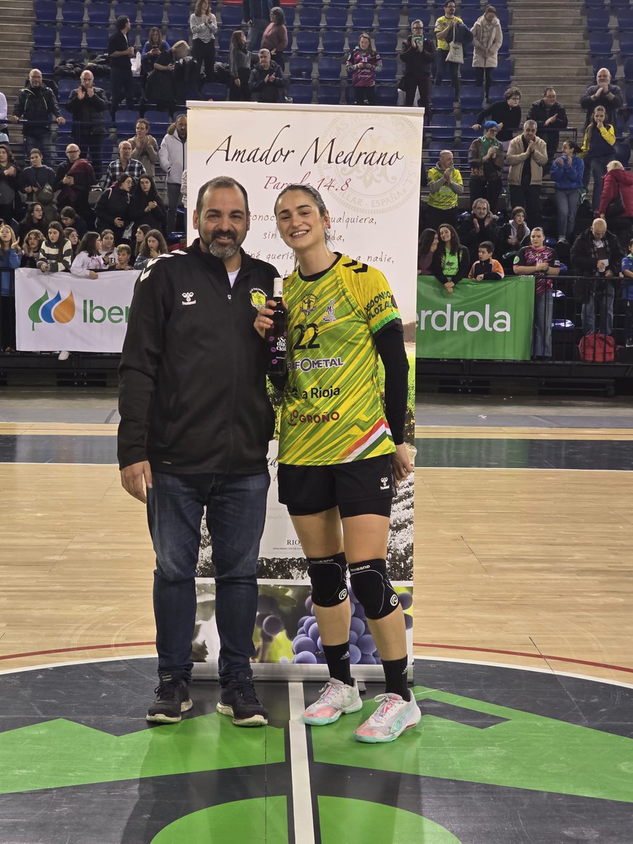 BMSportingLR's tweet image. 👉 Ya tenemos aquí las MVPs de la Segunda Ronda de La Copa de La Reina, cortesia de @MedranoIrazu 🍷

June Loidi y Silvia Arderius
 
¡Enhorabuena chicas!

#SienteSporting💚💛