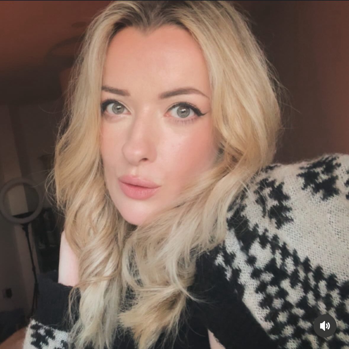 Goddess Grace Emily tweet media