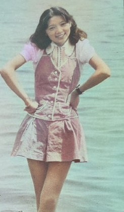 ちょっと一興😉】 モノクロ▷カラー #木之内みどり 1974（昭和49）年