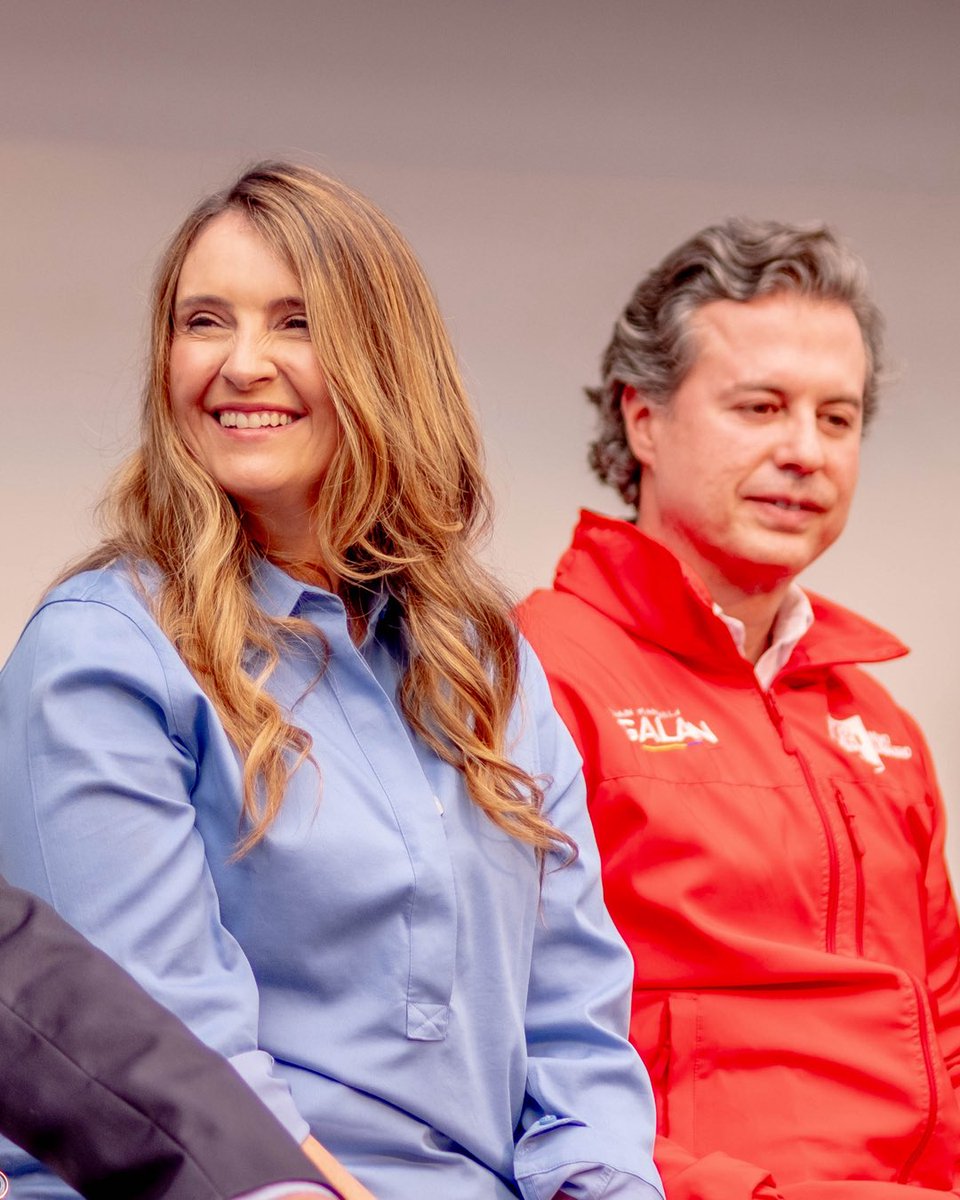 PalomaValenciaL's tweet photo. Así se ejerce la política con transparencia. Propuestas serias para la gente; cohesión y convicción para unir a los colombianos alrededor de la decencia, la legalidad y el progreso. Esta es #LaGranConsulta
#PalomaPresidente https://t.co/blYBnZJ5bx