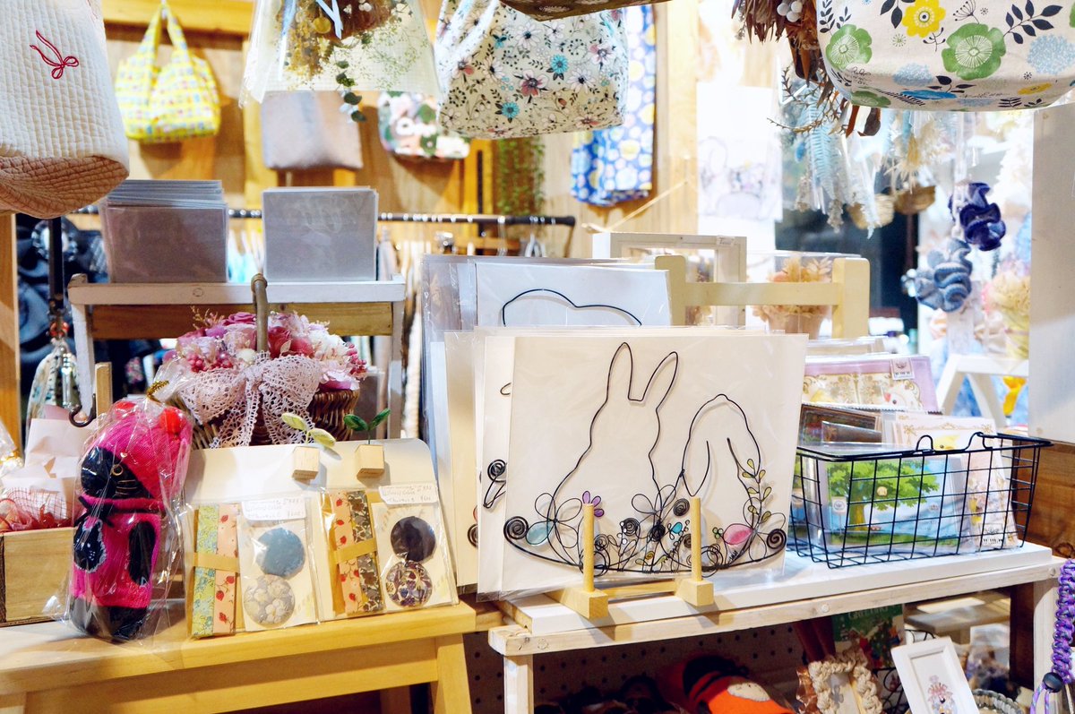 大阪守口市のハンドメイド雑貨店🌿 約60名の作家さんの作品が並ぶ
