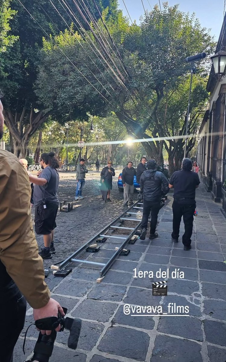 EduiTijerina's tweet image. Hoy, 4 de febrero, comenzó el #rodaje de una #historia que amé #escribir... !!
Gracias a #producción,  #dirección, #staff, #crew y #cast por su #confianza en mi #trabajo. 
#PrimerDía #Rodaje #CPEA #Cine