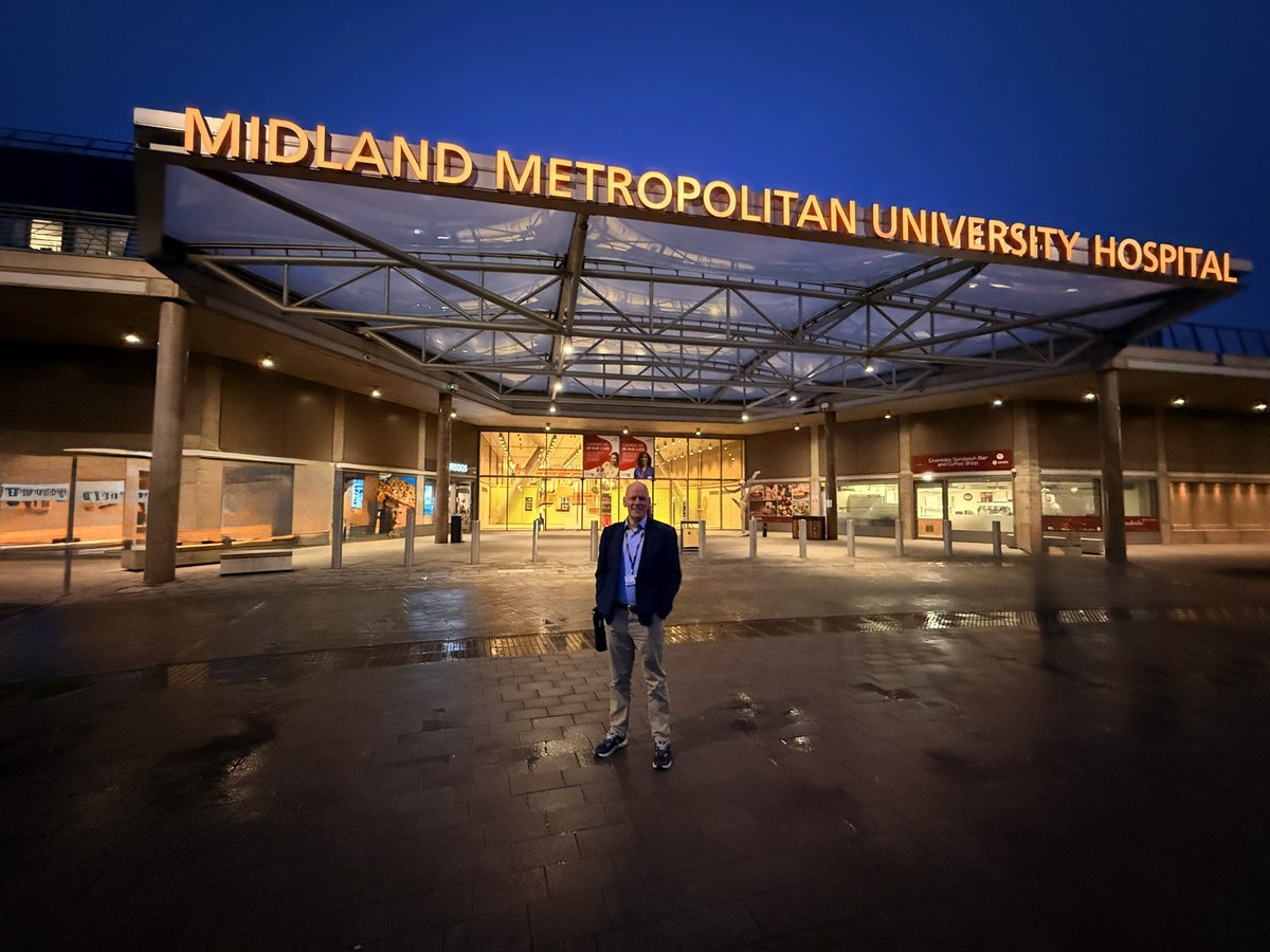 DrDerekConnolly's tweet photo. It was an honour to show my friend @ProfDevitt from @AstonUniversity around @MidlandMetUH yesterday at our @ListersGroup Aston/MMUH research meeting with our wonderful Cardiology PhD students ⭐️⭐️⭐️⭐️

@AstonPress @SWBHCharity @SWBHnhs @vinoda_sharma @Prof_Ian_M @DavidNichols0n https://t.co/aRhkzjfNHT