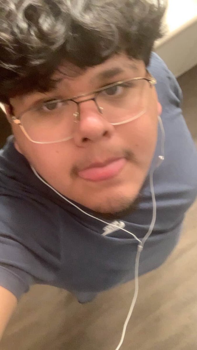 tvvyleon07's tweet photo. Literally so chopped omg 😭 https://t.co/fSl6Q4RwWn