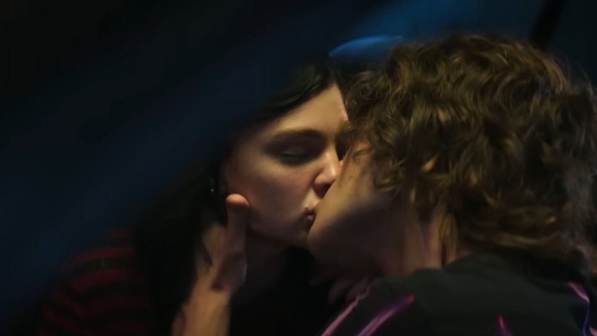 dotemath's tweet photo. SOCORRO! Debora Ozório e João Guilherme no trailer de “O rei da Internet” https://t.co/8Qy6DxyEK7