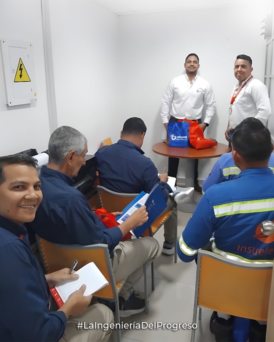 redeselectricas's tweet photo. En la regional Caribe  se realizó un Workshop técnico–estratégico dirigido a la gerencia de una empresa de ingeniería industrial, junto a @TeldorCables  y @PhoenixContactE  , enfocado en portafolio, ingeniería aplicada y detección de oportunidades. ⚡ 

#RedesEléctricas https://t.co/xRW46SOUXw