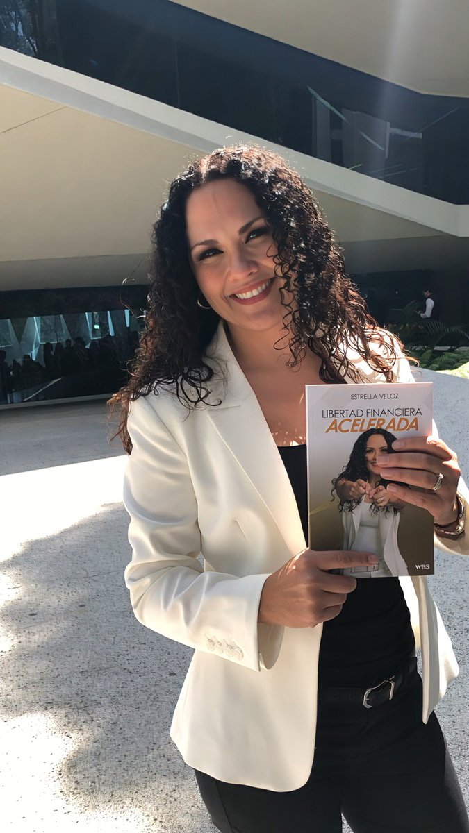 No tienes que esperar a “algún día” para sentir paz. La paz se construye con decisiones chiquitas pero constantes. 

Y sí, de soldadito en soldadito se hace un ejército. 

Si hoy quieres empezar con peras y manzanas,
comenta “CLASE” y te mando mi Clase Gratuita 👇